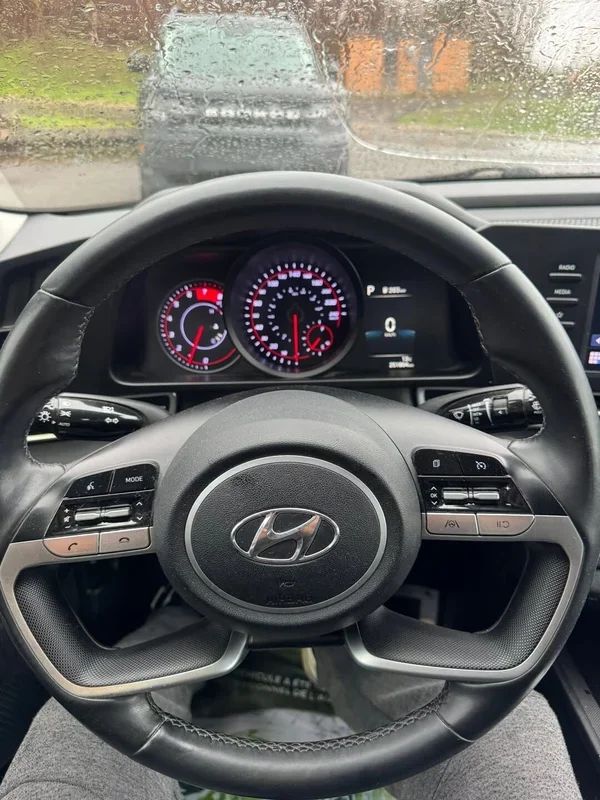 Hyundai Elantra 2023 - Thumbnail 12