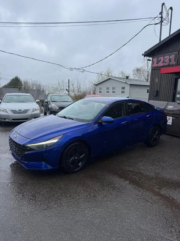 Hyundai Elantra 2023 - Thumbnail 2