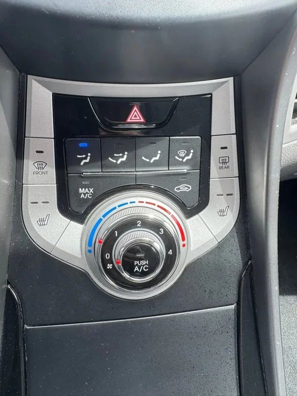 Hyundai Elantra 2012 - Thumbnail 9