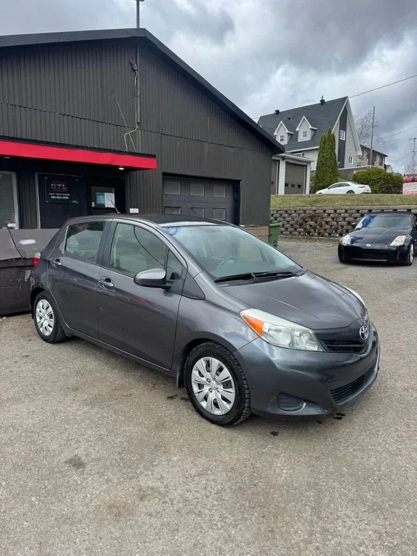 Toyota Yaris 2013 - Thumbnail 1