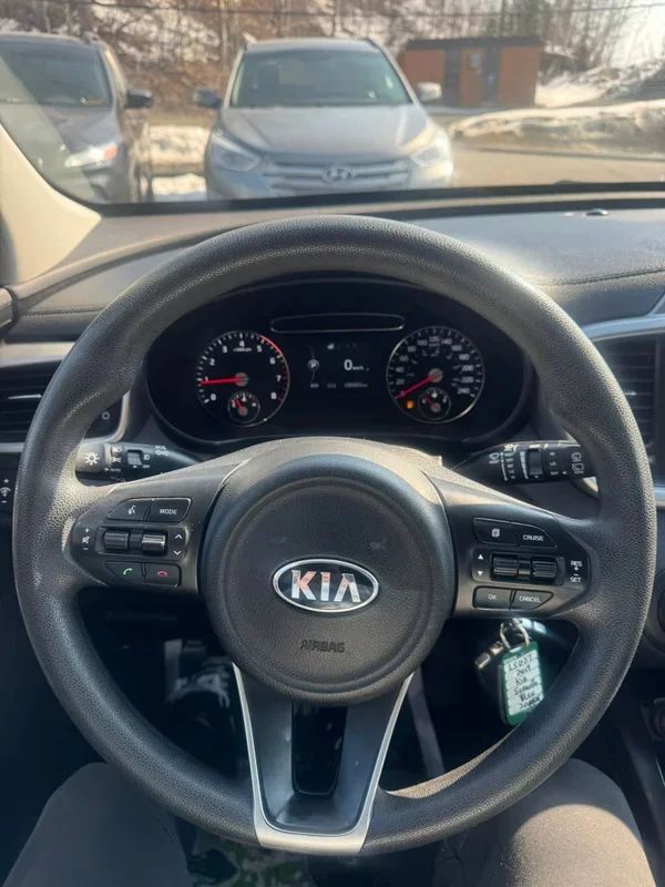 Kia Sorento 2017 - Thumbnail 11