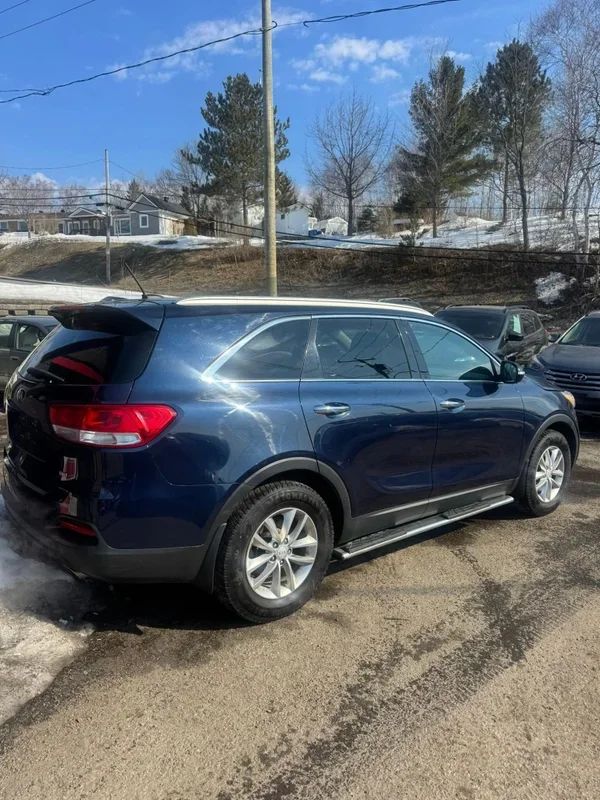 Kia Sorento 2017 - Thumbnail 3
