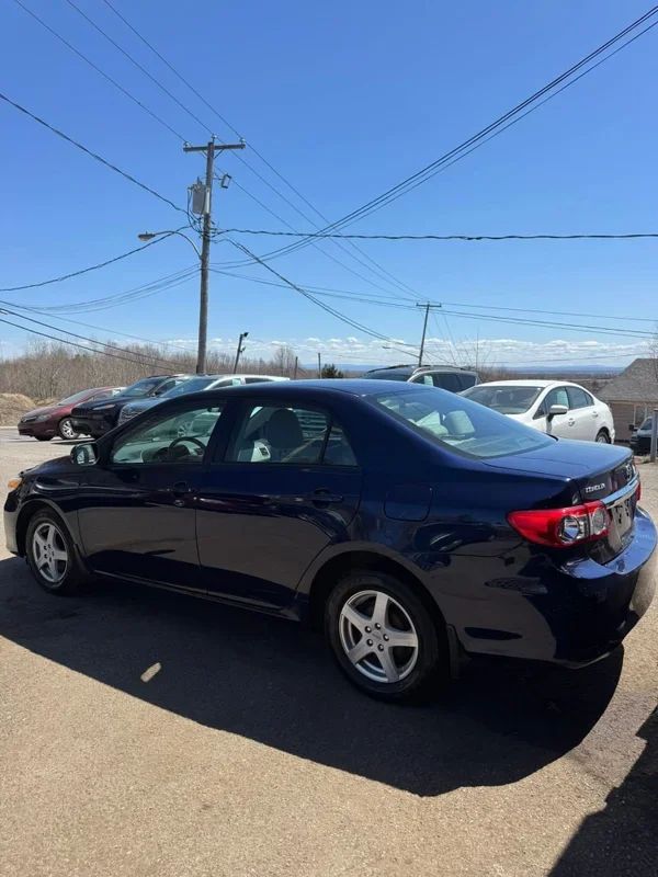 Toyota Corolla 2011 - Thumbnail 4