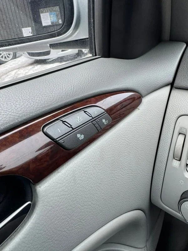 Buick Lucerne 2011 - Thumbnail 9