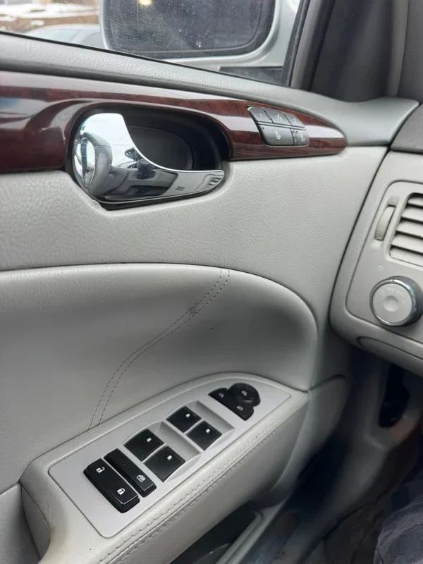 Buick Lucerne 2011 - Thumbnail 8