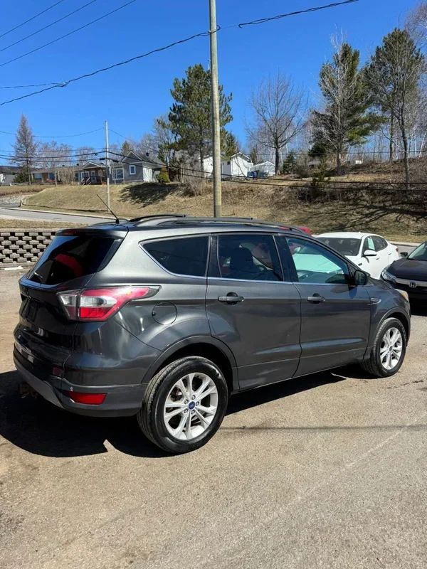 Ford Escape 2017 - Thumbnail 3