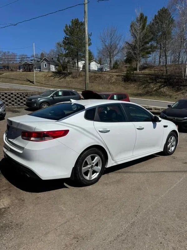 Kia Optima 2018 - Thumbnail 3