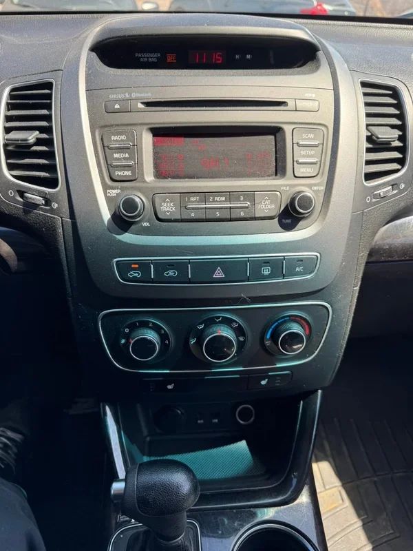 Kia Sorento 2015 - Thumbnail 10