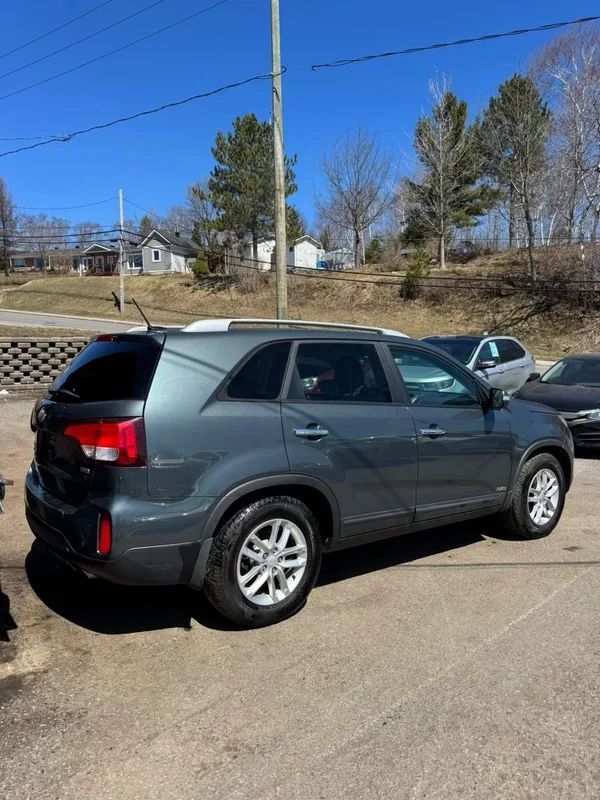 Kia Sorento 2015 - Thumbnail 3