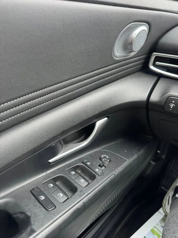 Hyundai Elantra 2023 - Image 7