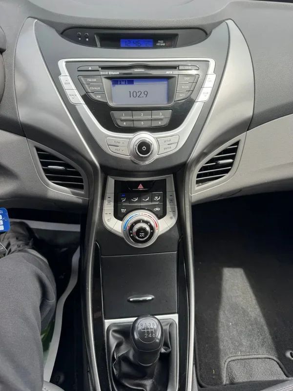 Hyundai Elantra 2012 - Image 10