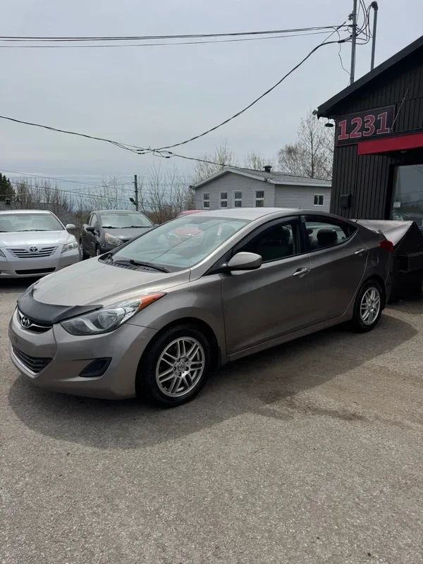 Hyundai Elantra 2012 - Image 2