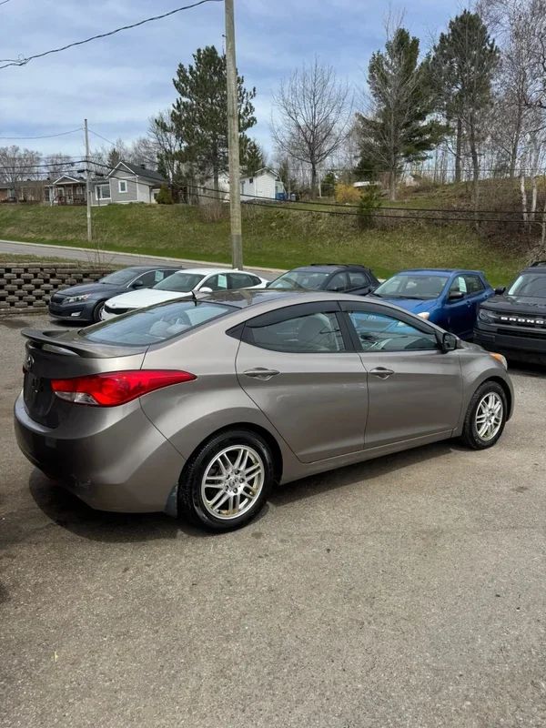 Hyundai Elantra 2012 - Image 3