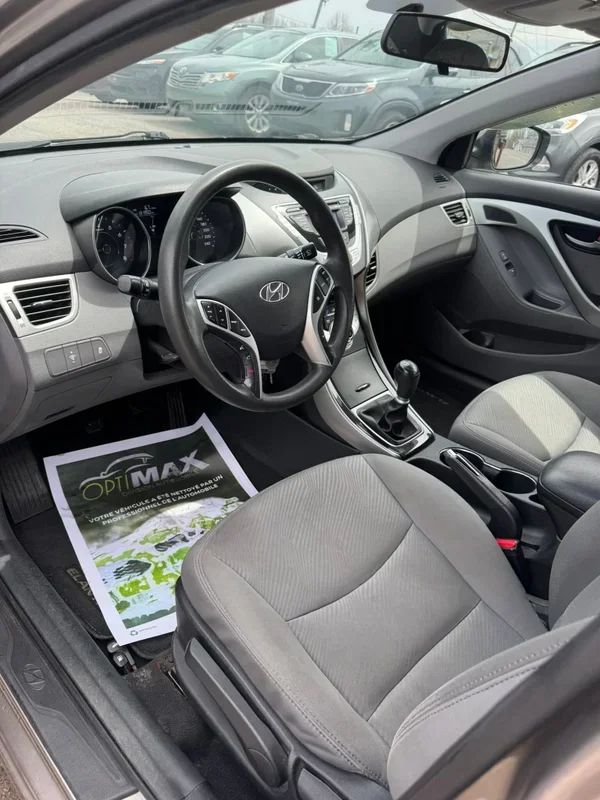 Hyundai Elantra 2012 - Image 6