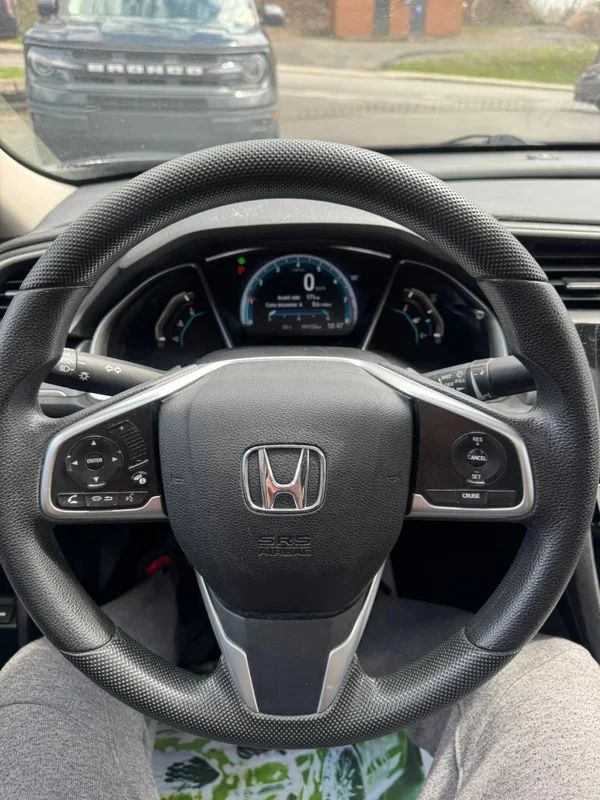 Honda Civic 2016 - Image 11