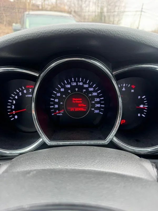 Kia Optima 2012 - Image 11