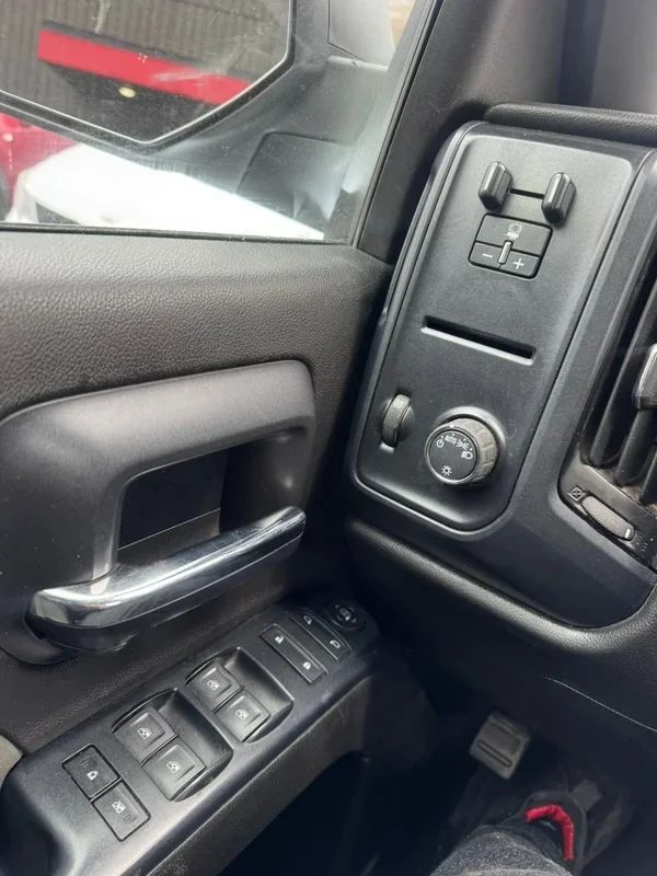 Chevrolet Silverado 2018 - Image 7