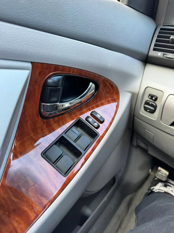 Toyota Camry 2009 - Image 8