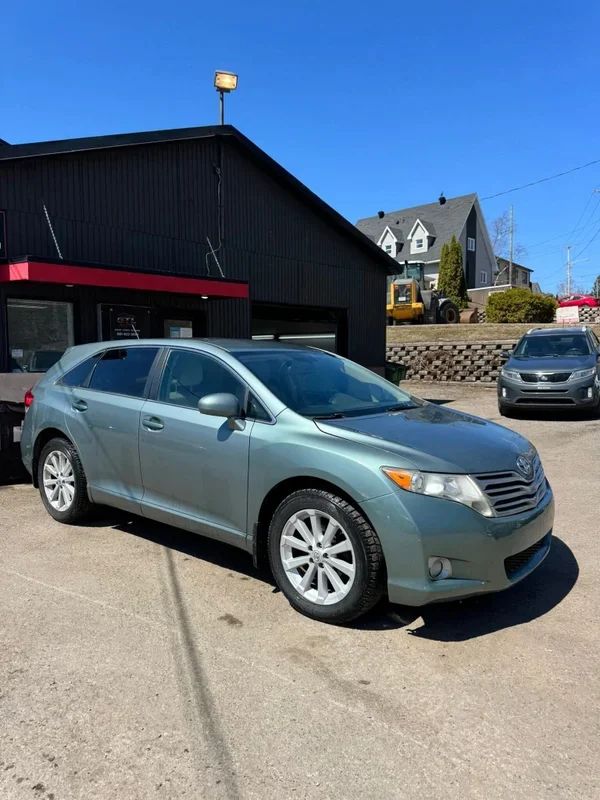 Toyota Venza 2010 - Image 1