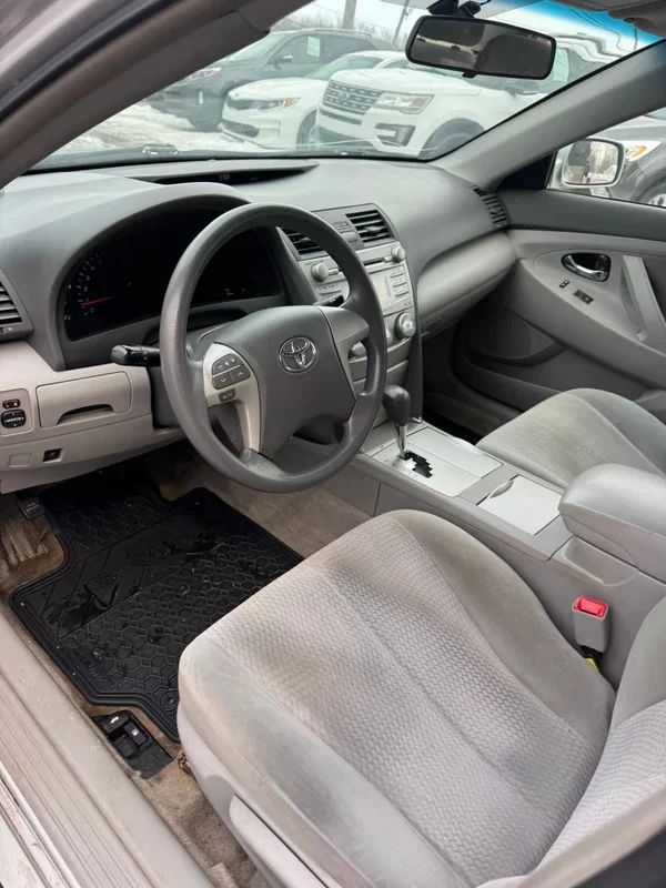 Toyota Camry 2010 - Image 6