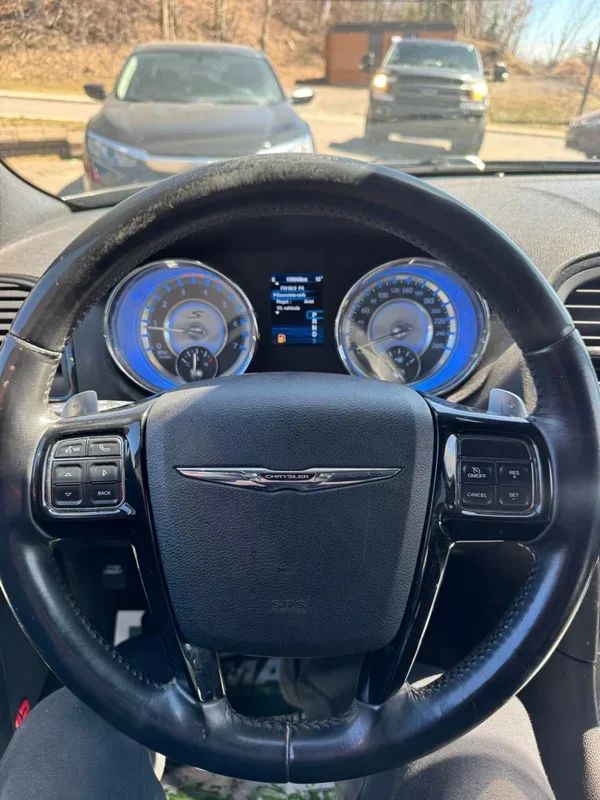 Chrysler 300 2014 - Image 10