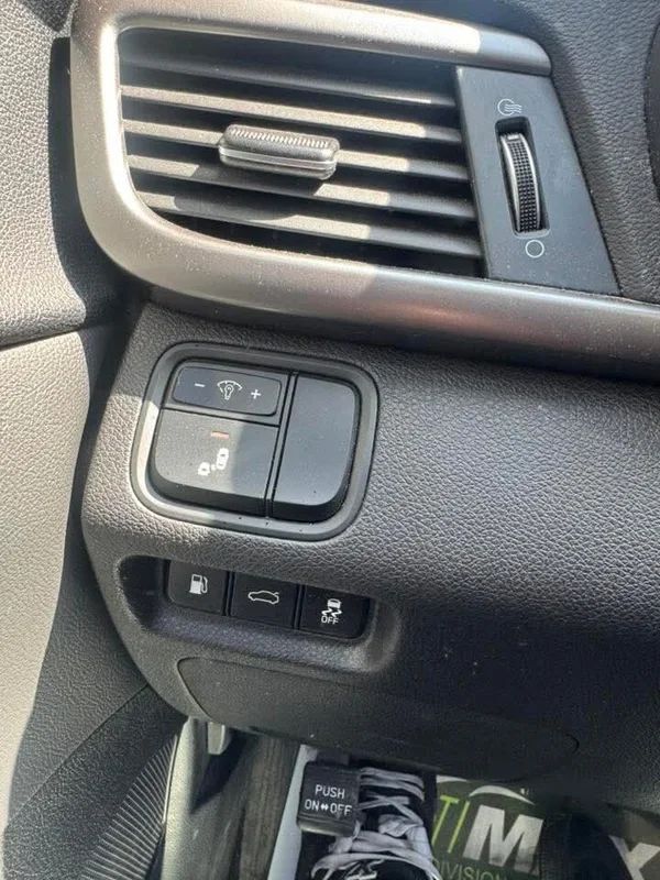 Kia Optima 2018 - Image 8